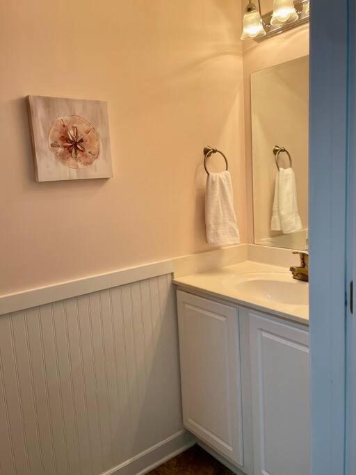 3 Bedroom Condo, Ocean Views & Short Walk To Beach! Oak Island Exterior foto