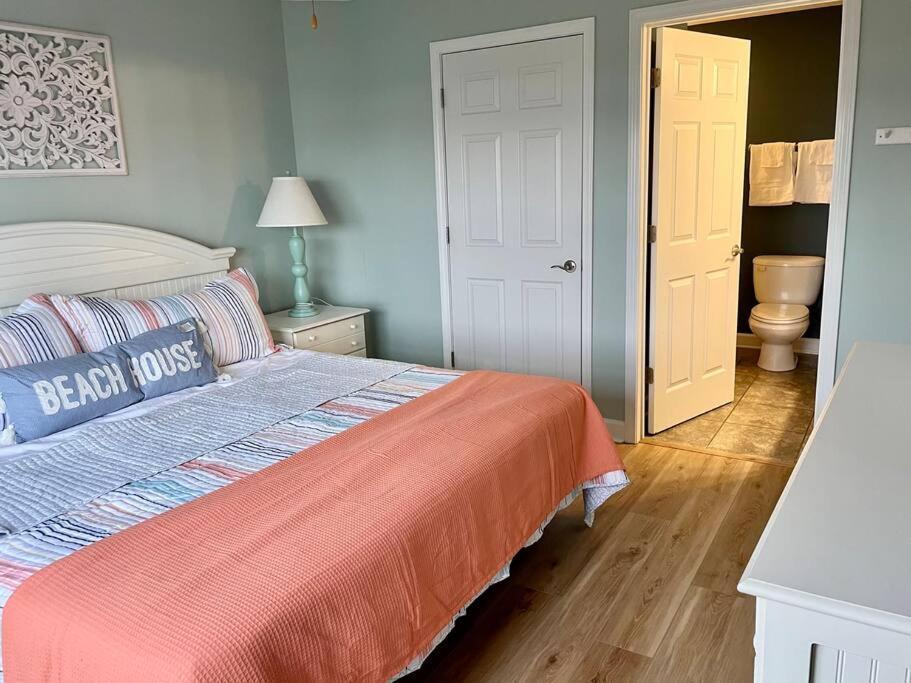 3 Bedroom Condo, Ocean Views & Short Walk To Beach! Oak Island Exterior foto