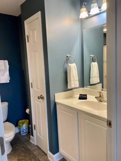 3 Bedroom Condo, Ocean Views & Short Walk To Beach! Oak Island Exterior foto