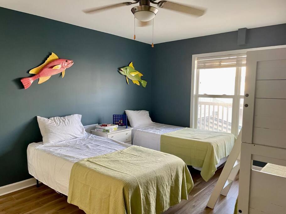 3 Bedroom Condo, Ocean Views & Short Walk To Beach! Oak Island Exterior foto